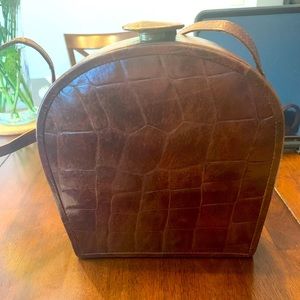VINTAGE TUSK brand croc brown leather crossbody
